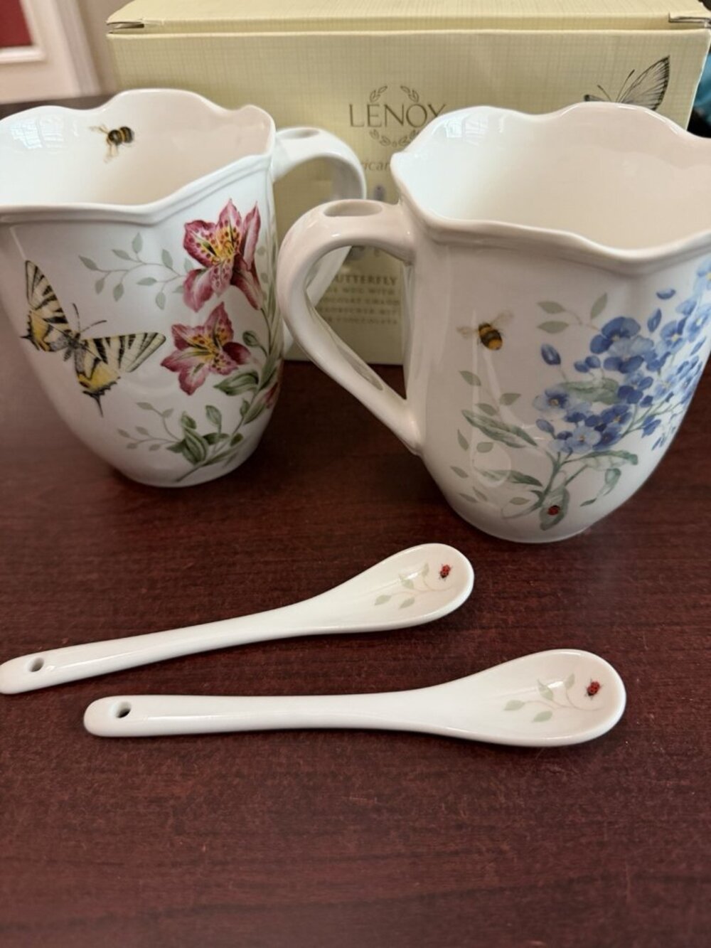 Lenox Butterfly Meadow Cocoa Mug Set of 2 w/ Spoons 12oz White Floral Porcelain